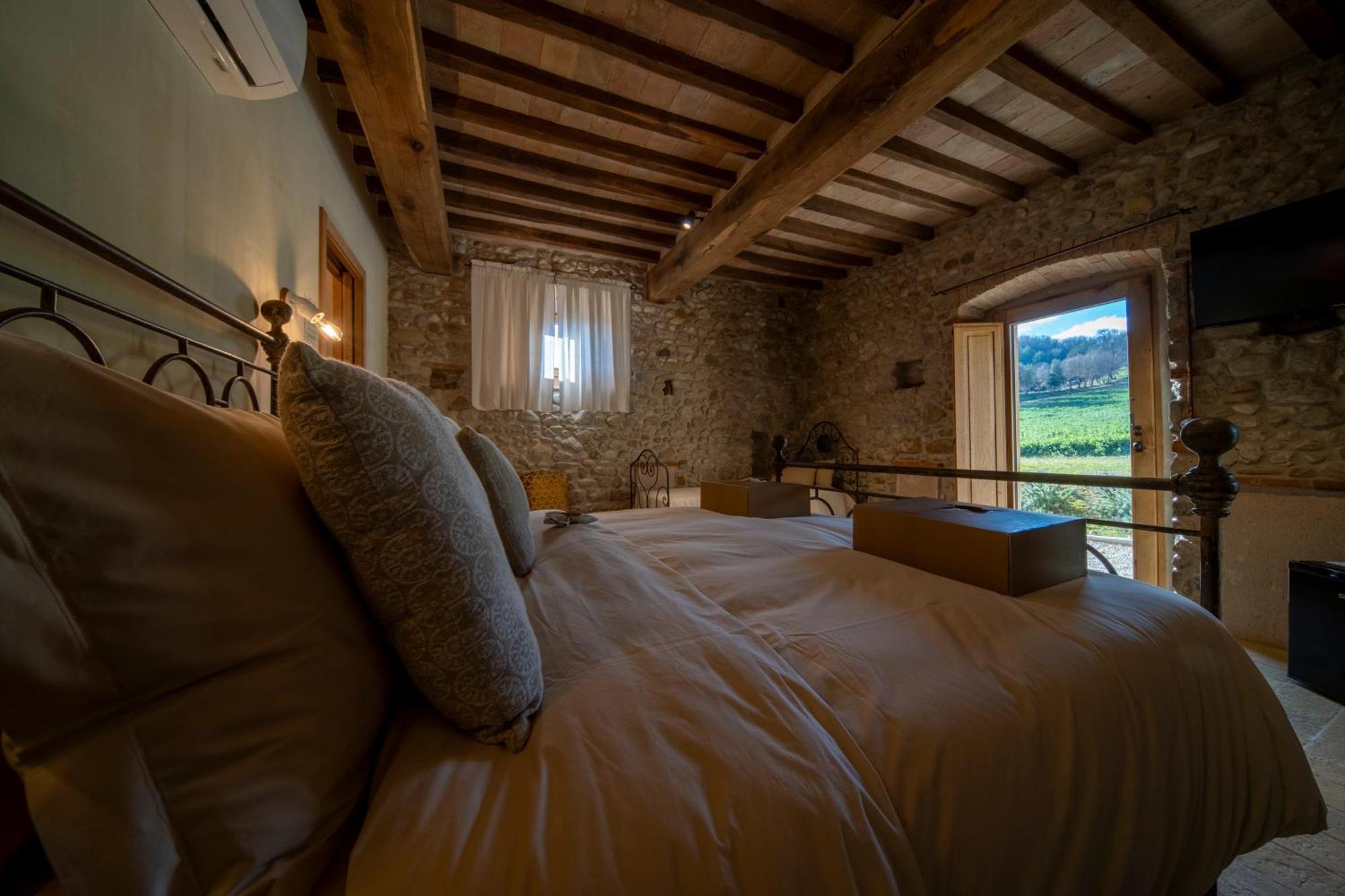 Agriturismo Podere Tovari Анґ'ярі Екстер'єр фото