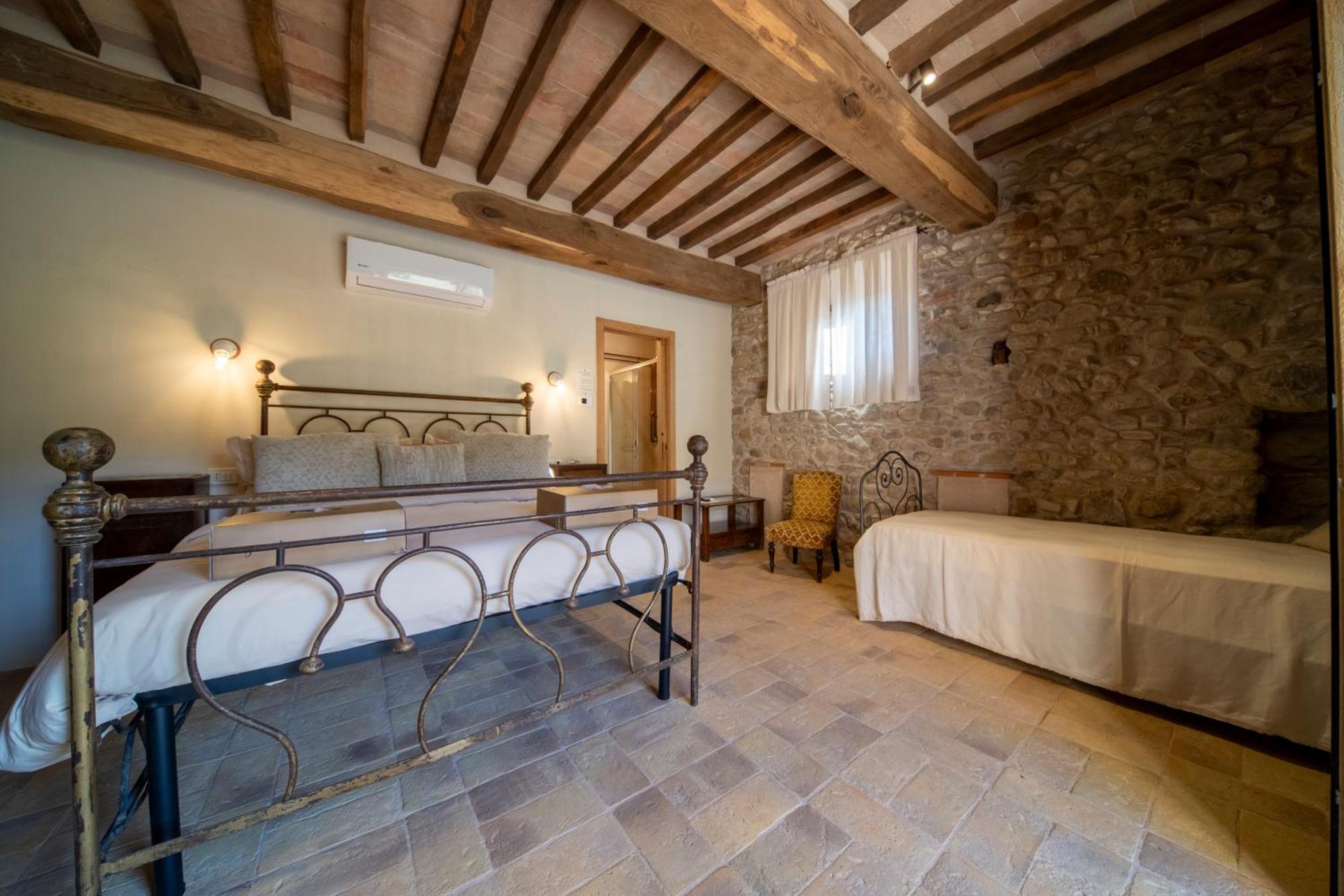 Agriturismo Podere Tovari Анґ'ярі Екстер'єр фото